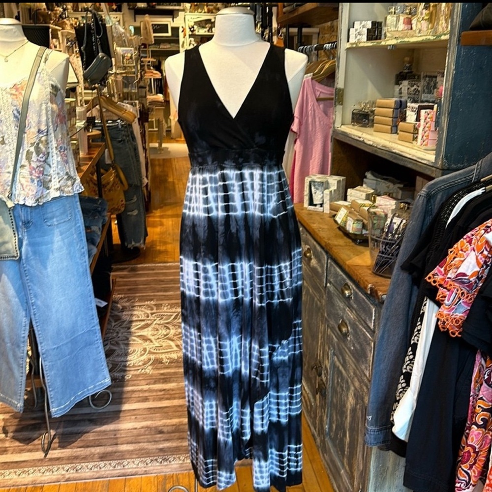 Black and White Tie-Dye Maxi Dress